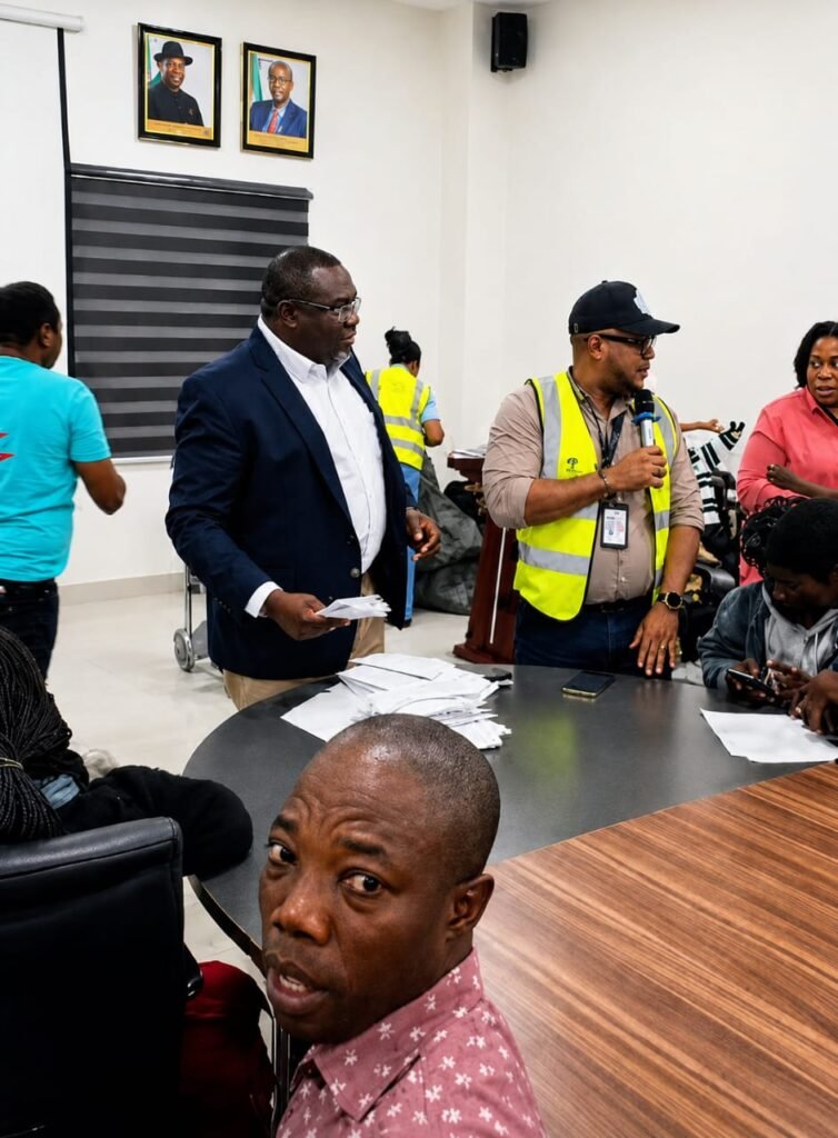 Chief Charles Mba, Associates Facilitate Return of 200 Nigerians From South Africa