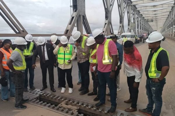 FG Orders Two-Week Closure of Niger Bridge