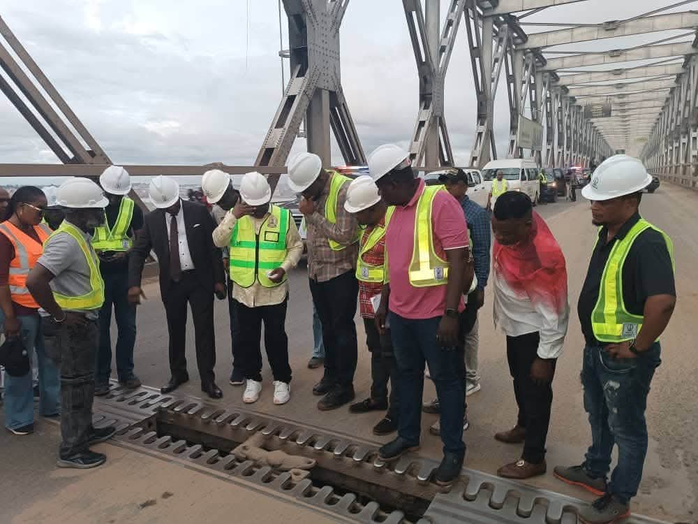 FG Orders Two-Week Closure of Niger Bridge