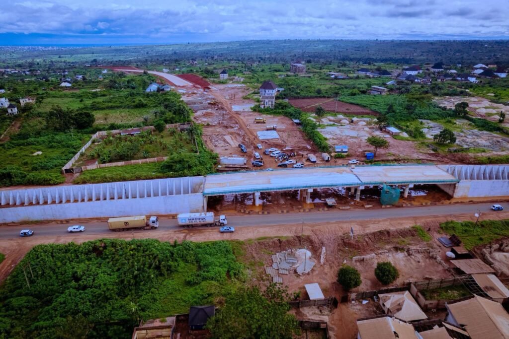 Umahi Gives CCECC 14 Days to Fix Benin-Asaba Road