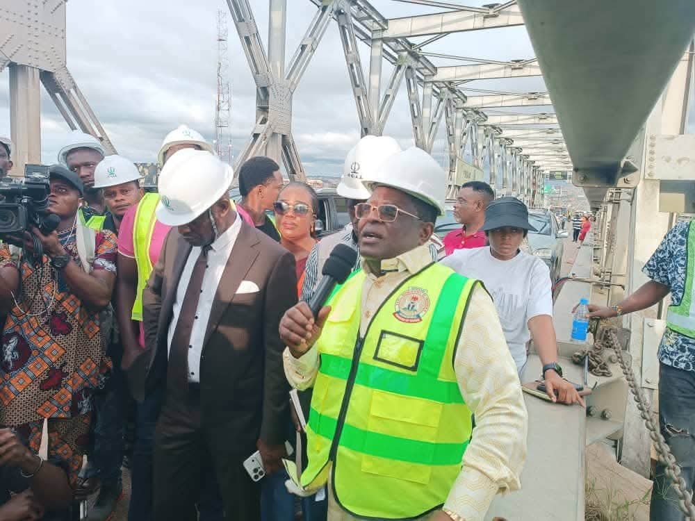 Umahi Orders Arrest of Contractor, Moves to Repair Niger Bridge
