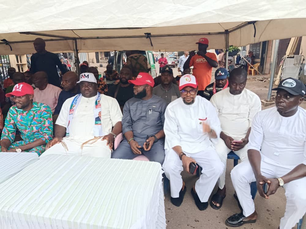 LG Polls: Enugu South Council Chair Ani Woos Wards 4, 5