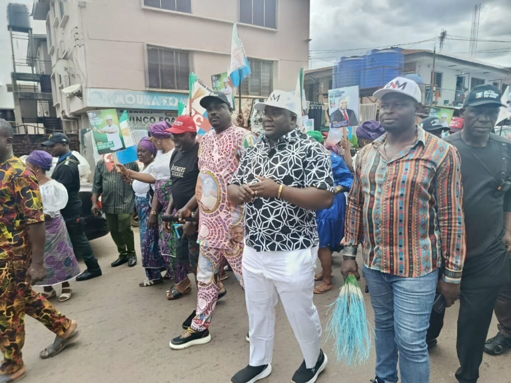 Enugu South APC Campaign Train Secures Endorsement in Kenyatta Market, Wards 7, 9
