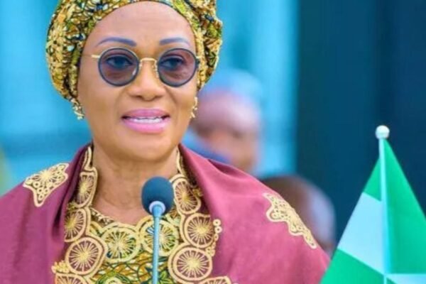 ‘Re-Elect My Husband, I Want to Enjoy Nigeria at Old Age’ — Remi Tinubu